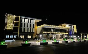 Deluxe Resort And Spa